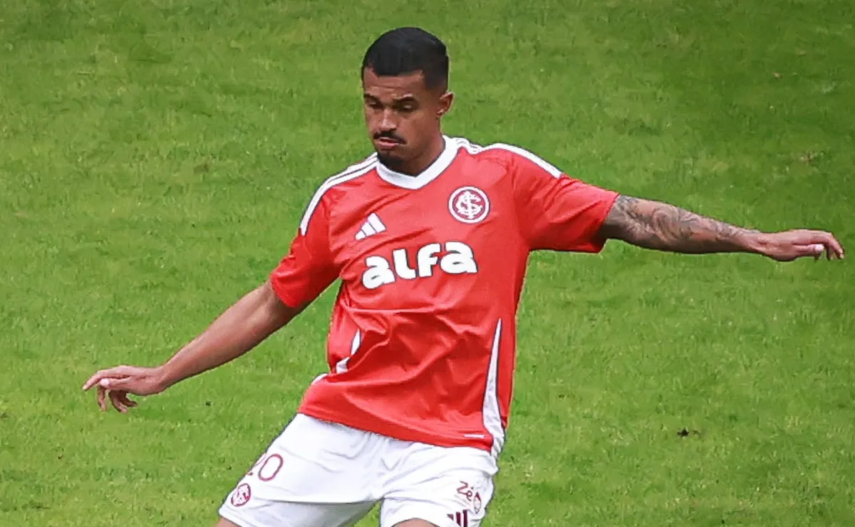 Clayton Sampaio deve deixar o Internacional e saída por empréstimo ganha força