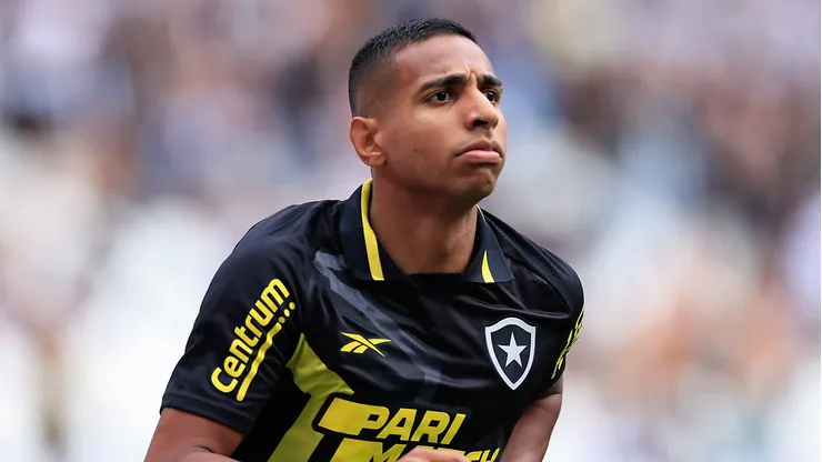 Victor Sá fez sucesso no Brasil com a camisa do Botafogo - Foto: Buda Mendes/Getty Images