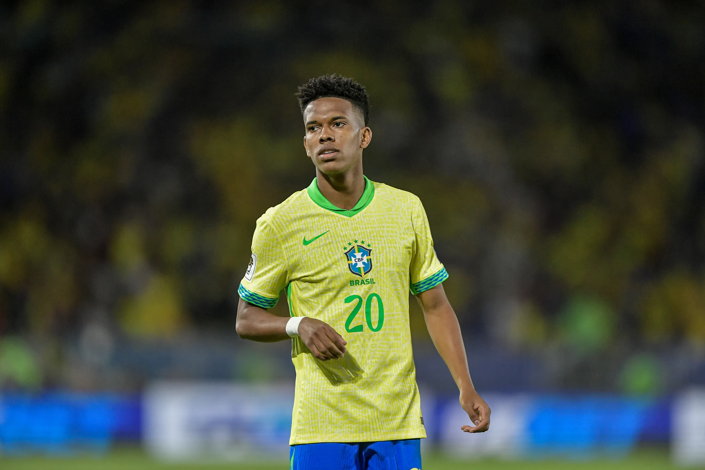 RJ – RIO DE JANEIRO – 04/09/2025 – ELIMINATORIAS COPA DO MUNDO 2026, BRASIL X CHILE – Estevao jogador do Brasil durante partida contra o Chile no estadio Maracana pelo campeonato Eliminatorias Copa Do Mundo 2026. Foto: Thiago Ribeiro/AGIF