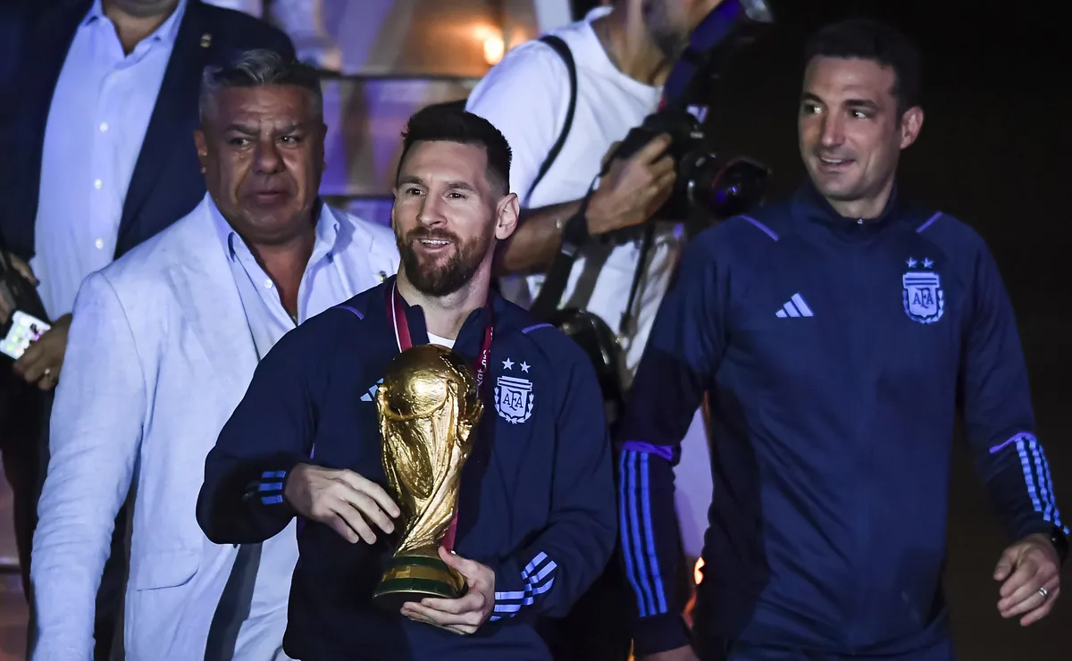 Messi tem 13 gols e Mbappé tem 12 em Copas; os dois perseguem o recorde de 16 de Klose em 2026