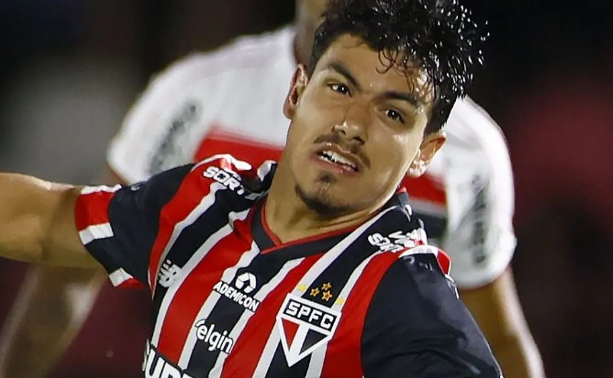 Moreira ganha moral com Dorival Júnior e deve ter minutos no São Paulo