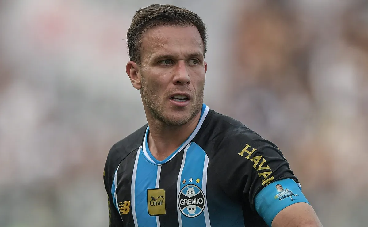 Martinelli pode sair e Fluminense está interessado na contratação do volante Arthur, do Grêmio