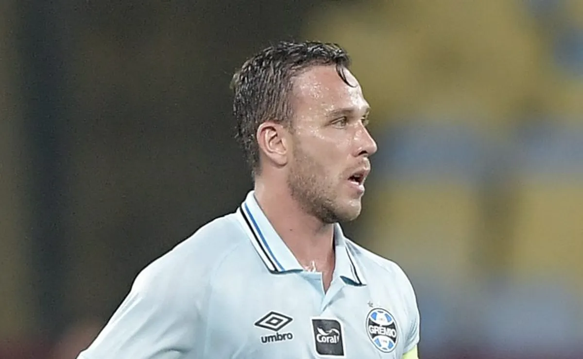 Arthur se anima com projeto do Cruzeiro e negócio tem aval do meio-campista