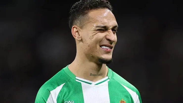 Antony em campo pelo Real Betis.