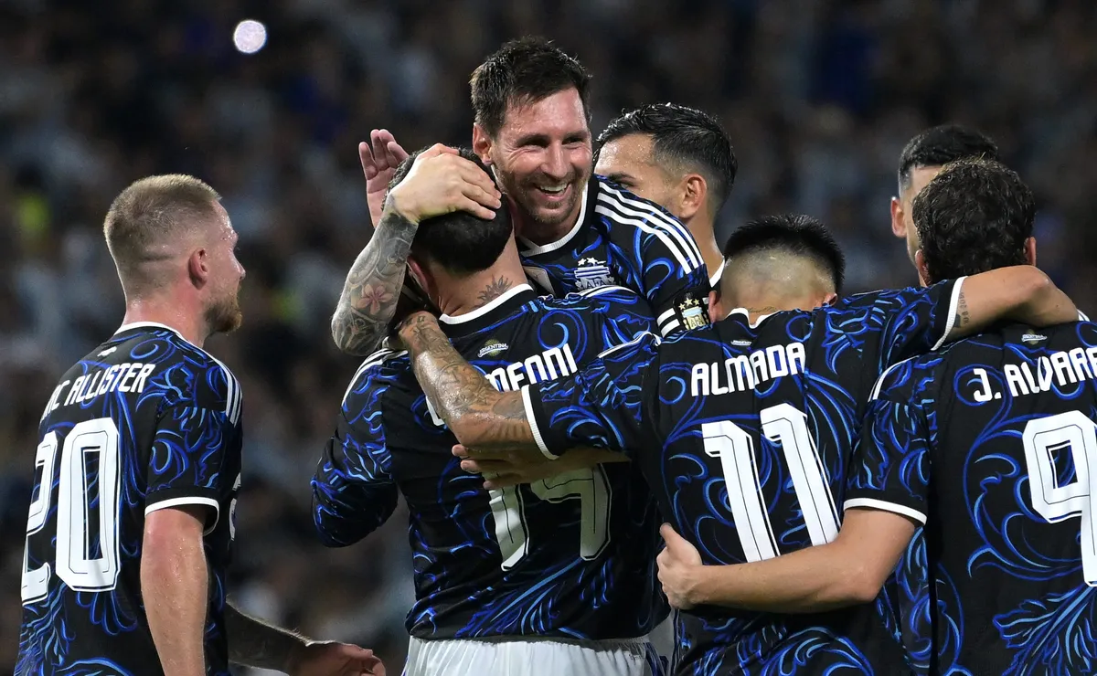 França perde em amistoso e vê Argentina assumir liderança do Ranking da FIFA