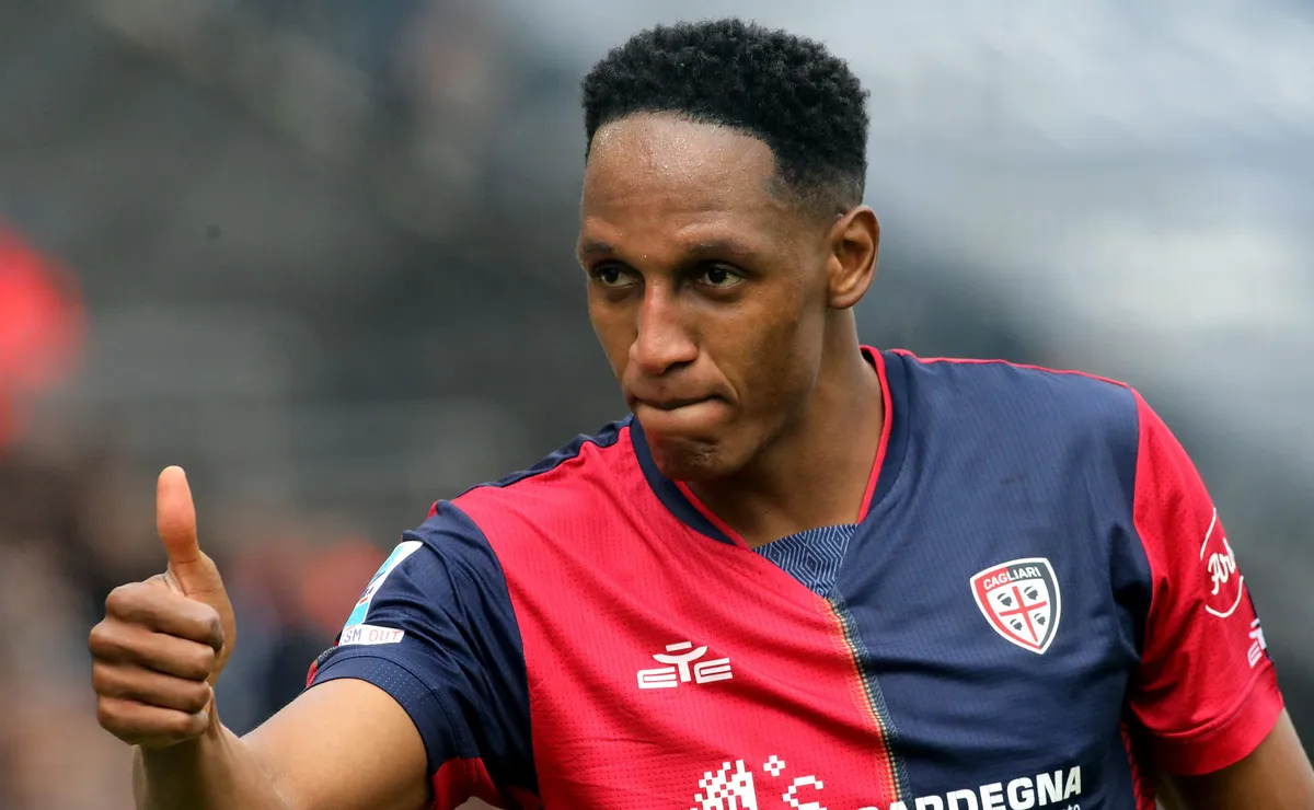 Vasco quer avançar por Yerry Mina e faz contatos ao Cagliari, da Itália, pelo zagueiro colombiano