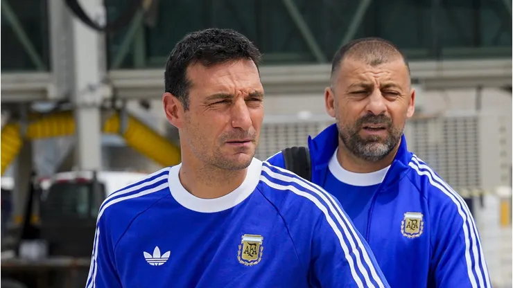 Lionel Scaloni desembarcando em solo norte-americano