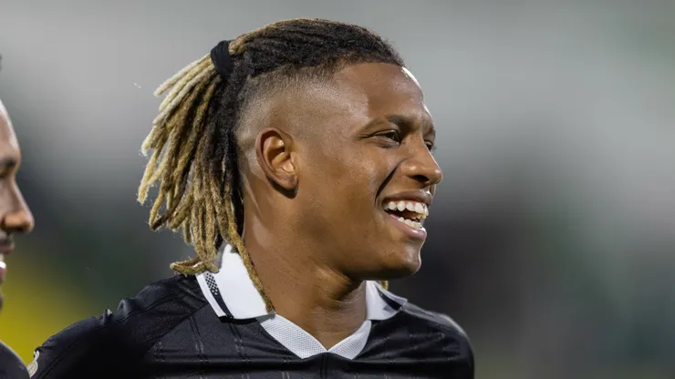 Danilo no Botafogo. Foto: Liamara Polli/AGIF