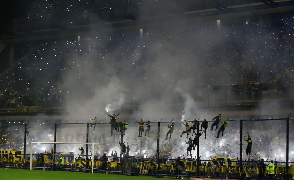 Torcedores do Boca Juniors celebram após time vencer a Superliga Argentina 2017/18 em 9 de maio de 2018 em La Boca, Argentina. Foto: Agustin Marcarian/Getty Images