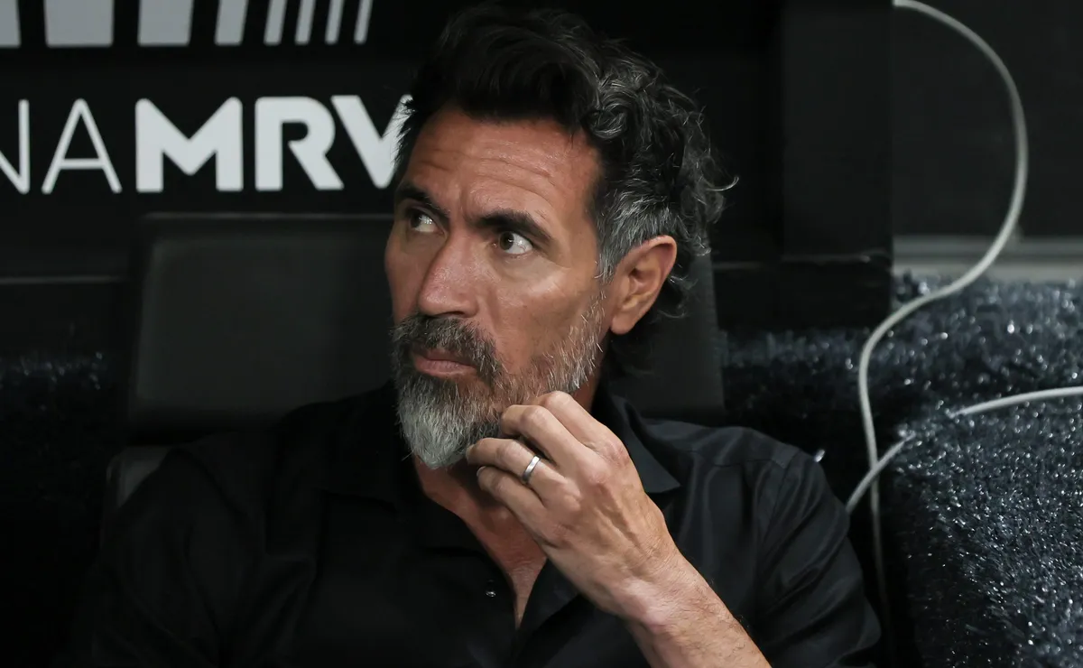 Cauã Soares busca convencer Domínguez para conquistar espaço no Atlético-MG
