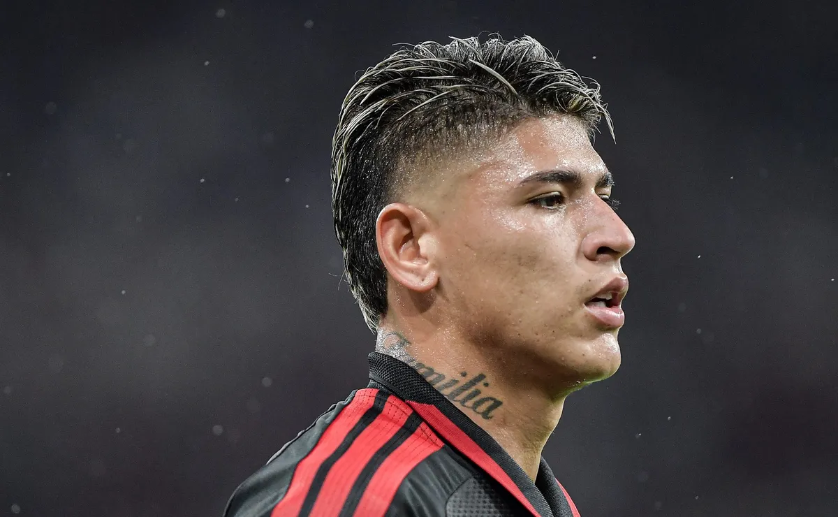 Flamengo pode acelerar saídas na pausa da Copa de Carrascal, Wallace Yan, Cebolinha e Luiz Araújo