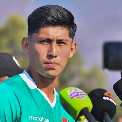 Santos formaliza proposta de renovação a Miguelito até 2029