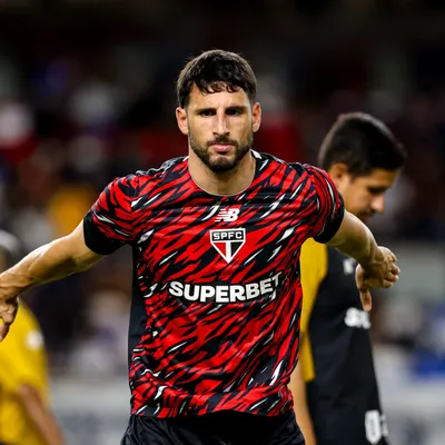 Com nove contratos perto do fim, São Paulo vive impasse nos bastidores