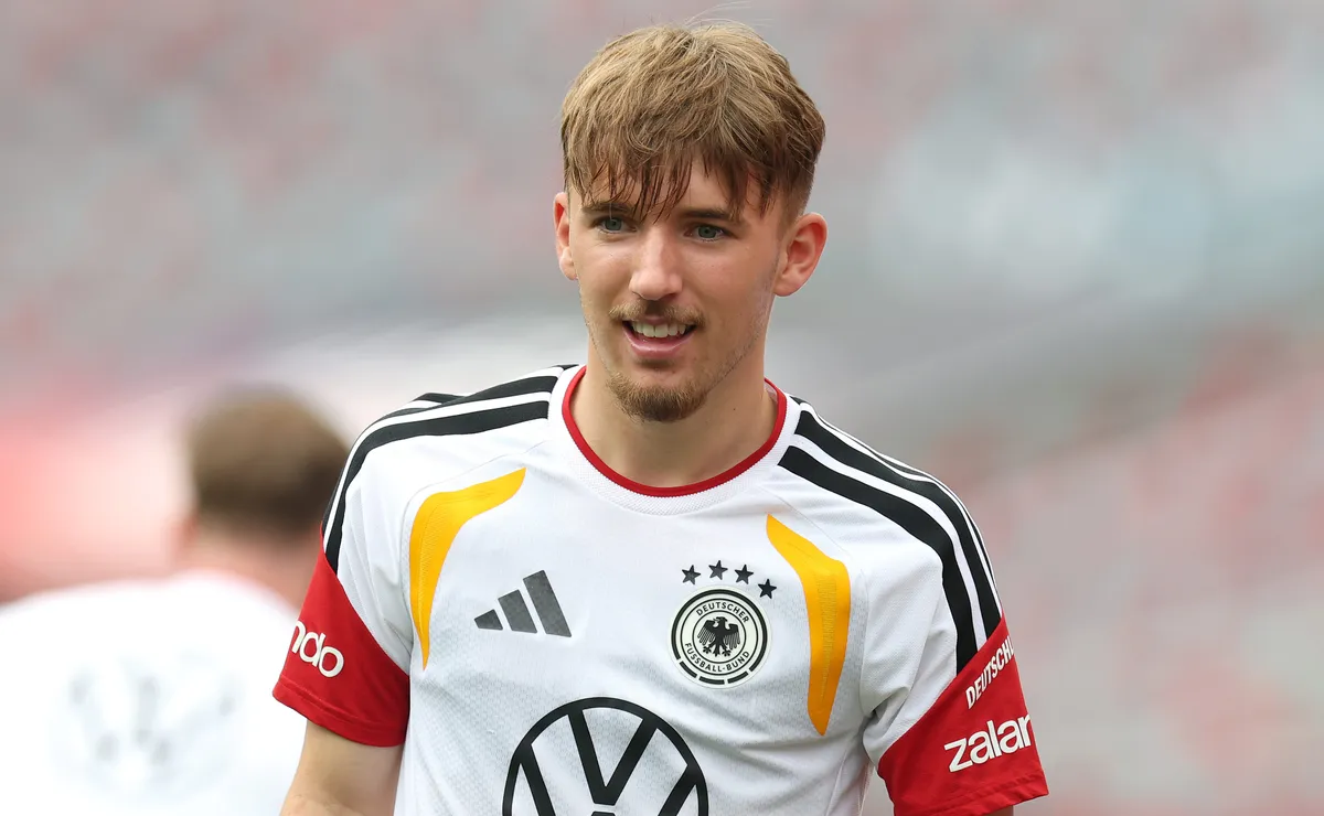 Lennart Karl sofre lesão em treino, vira dúvida para a Copa do Mundo e preocupa a Alemanha