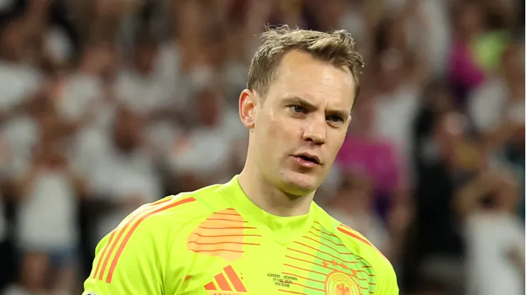 Neuer durante jogo da seleção alemã.