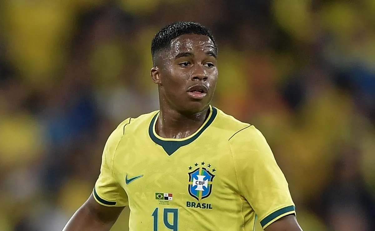 Flávio Latiff ironiza chegada de Endrick e Casemiro para o treino da Seleção: “Tão natural…”