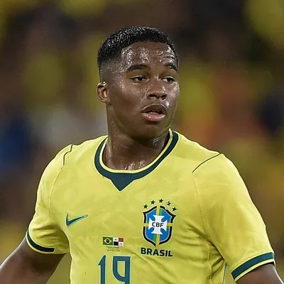 Endrick exalta Neymar e revela admiração pelo camisa 10 da Seleção