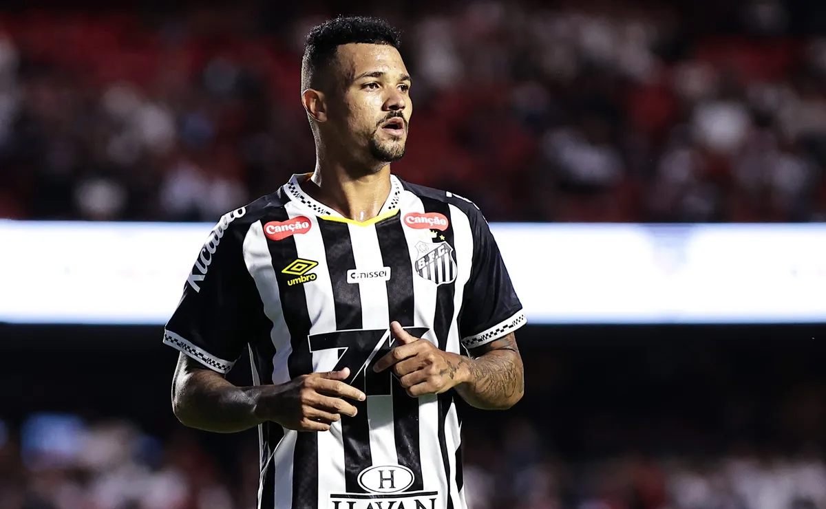 Santos define plano com estafe de Zé Ivaldo e aguarda proposta em definitivo