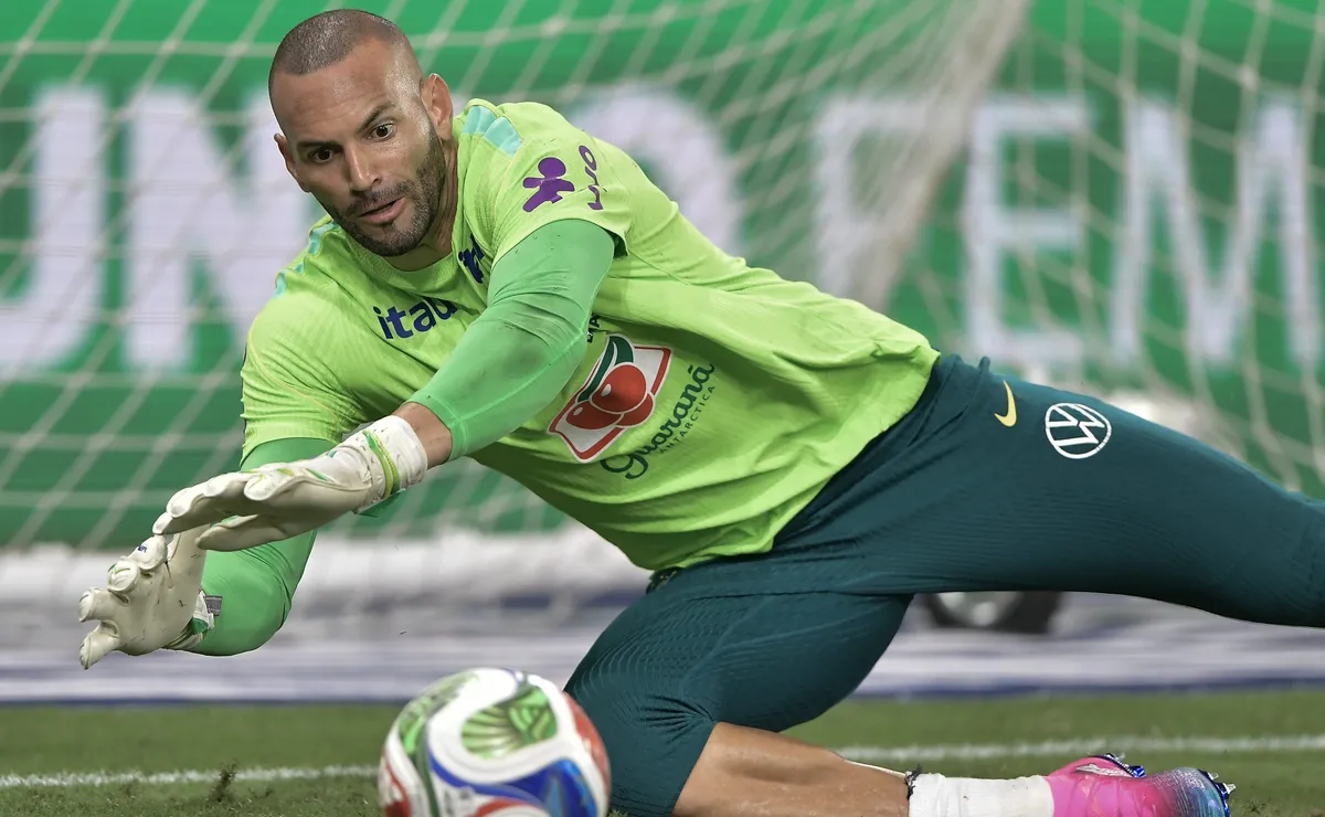 Weverton tem confirmação de Ancelotti e deverá jogar o segundo tempo contra o Egito
