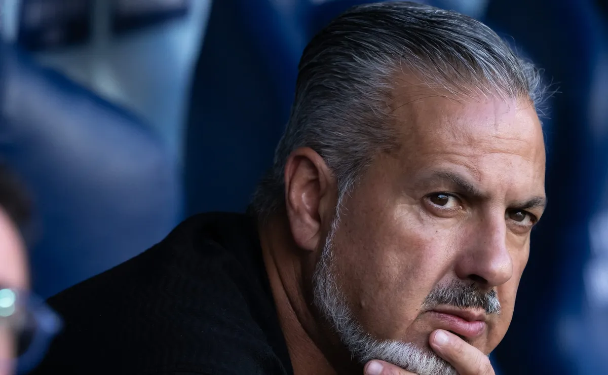 Flamengo prioriza outras contratações e deixa lateral-esquerda para outro momento