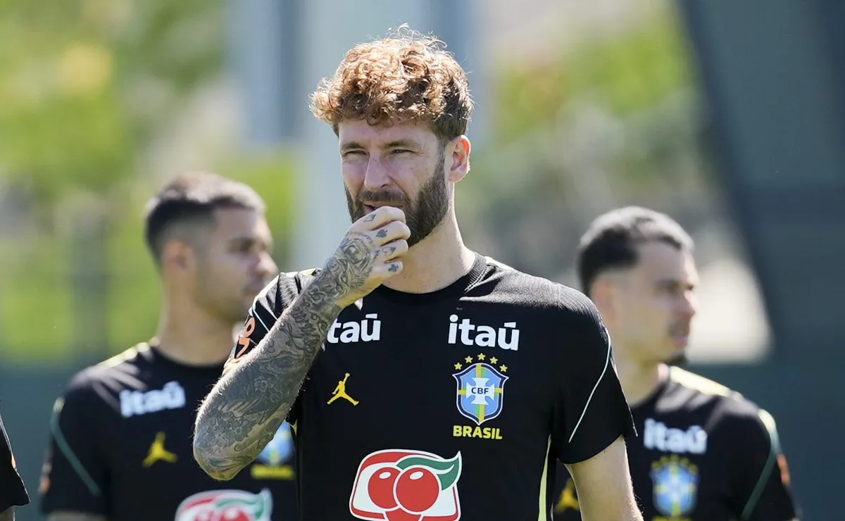 Flamengo pode ter atletas valorizados durante a Copa do Mundo e manutenção do elenco é debatida