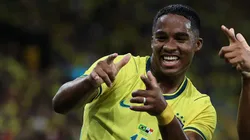 Endrick em campo pela Seleção Brasileira.