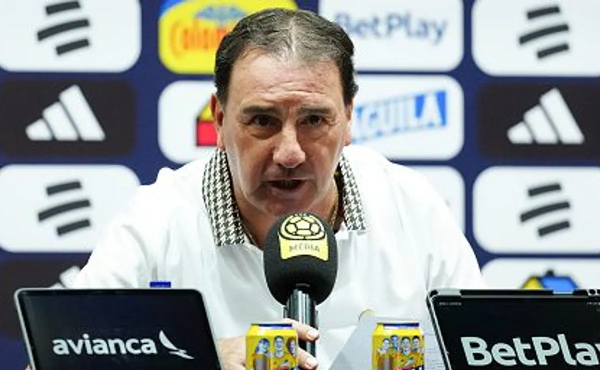 Néstor Lorenzo minimiza polêmica de James Rodríguez com filha de presidente da Colômbia