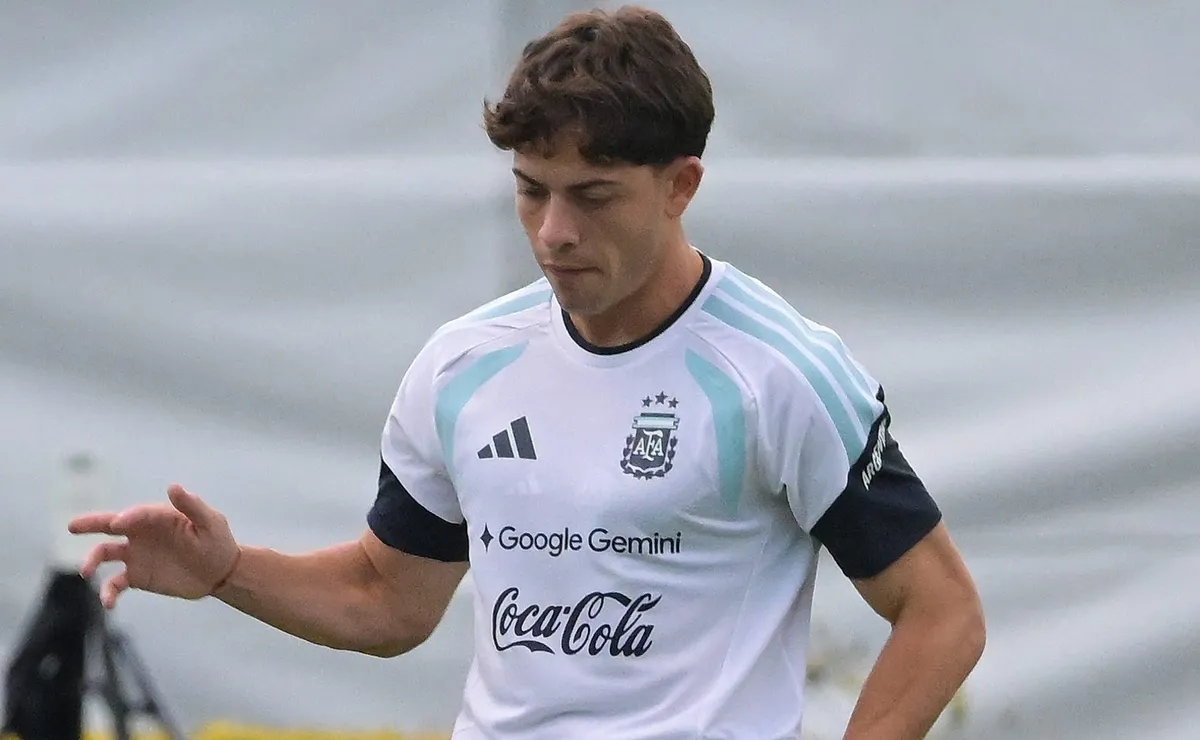 Giay, do Palmeiras, ganha chance como titular na Argentina em amistoso contra o Honduras