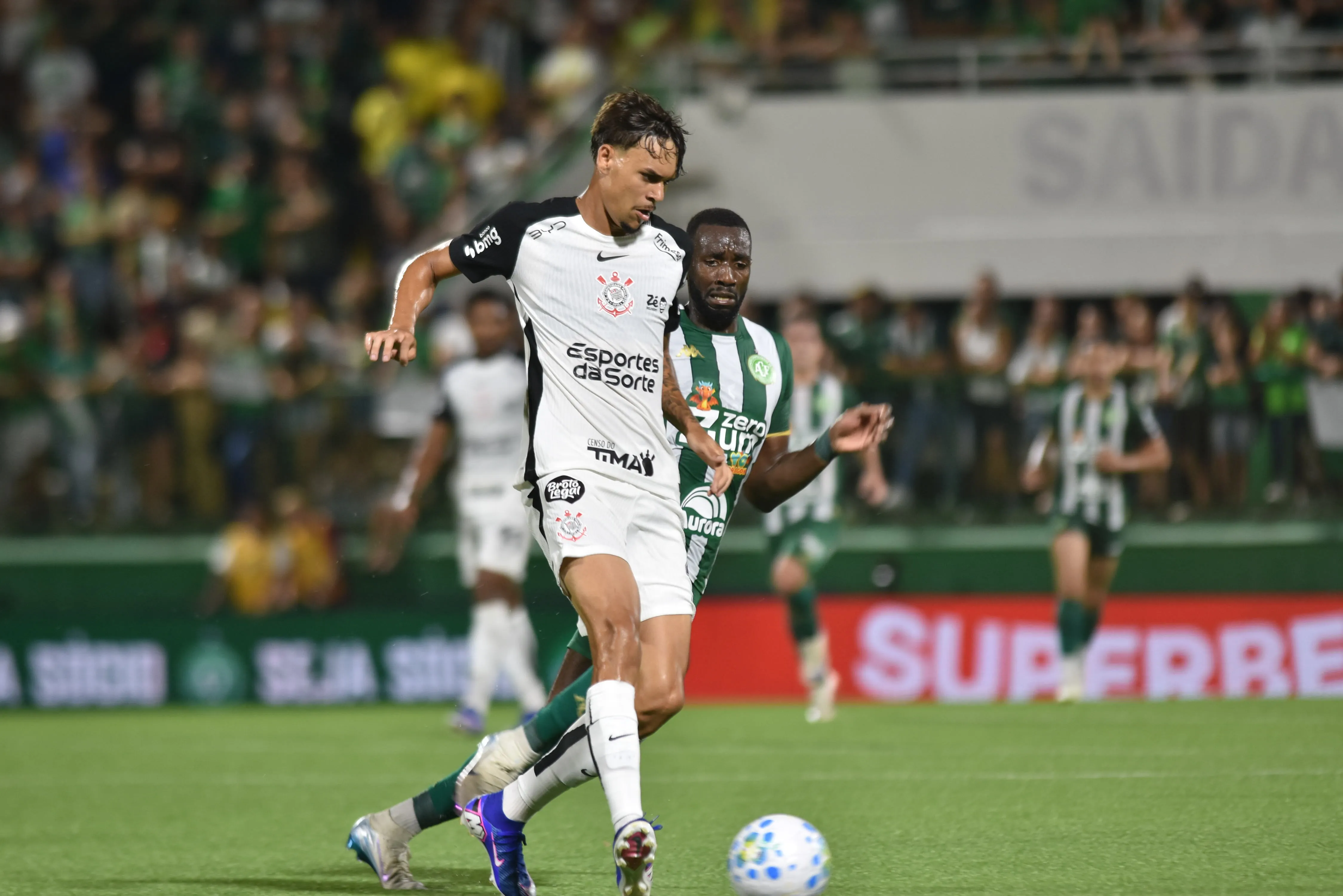 Joao Pedro jogador do Corinthians durante partida contra o Chapecoense. Foto: Renato Padilha/AGIF