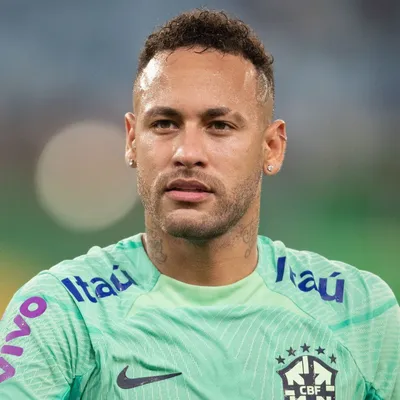 Neymar é homenageado na Índia com boneco gigante