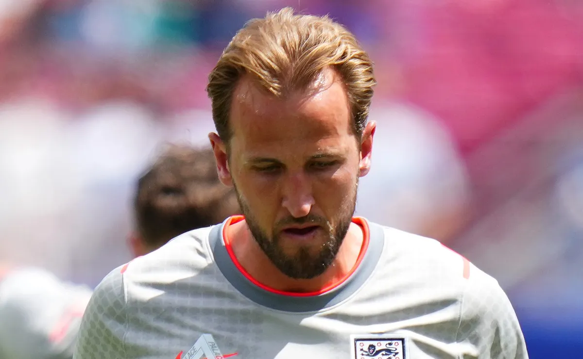 Thomas Tuchel elogia forma física de Harry Kane em treino da Inglaterra antes da Copa do Mundo