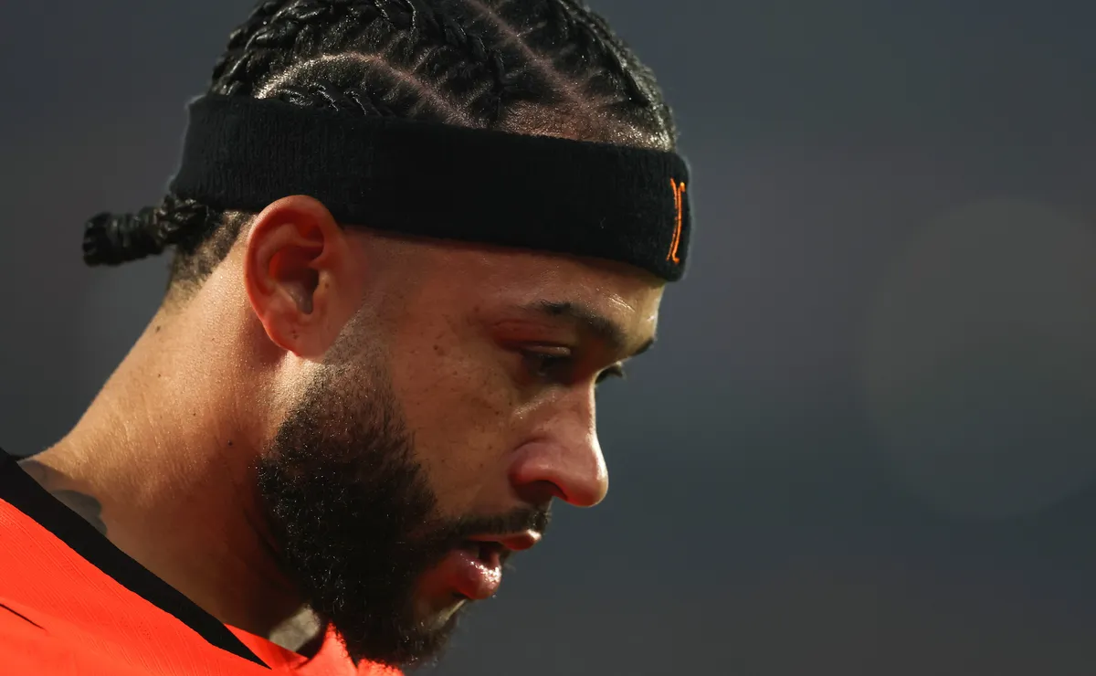 Lance envolvendo Memphis Depay marca preparação da Holanda para estreia na Copa do Mundo