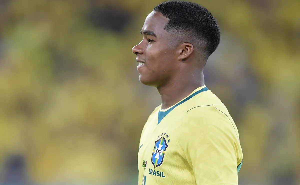 Endrick celebra gol com Casemiro e afasta polêmica na Seleção Brasileira antes da Copa