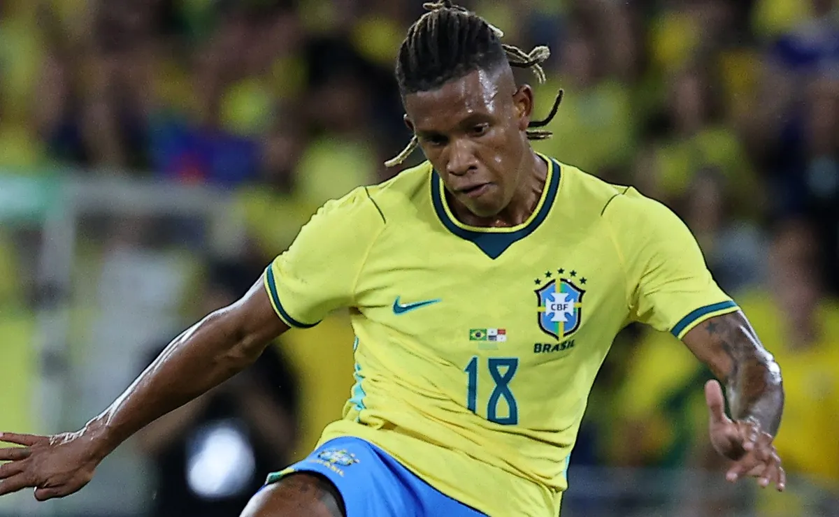 Torcedores voltam a pedir Danilo Santos, volante do Botafogo, como titular na Seleção Brasileira