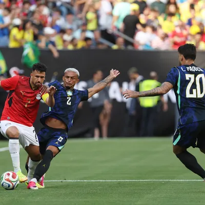 Raphinha comenta sobre lesão de Wesley, ex-Flamengo e lamenta sobre lesão