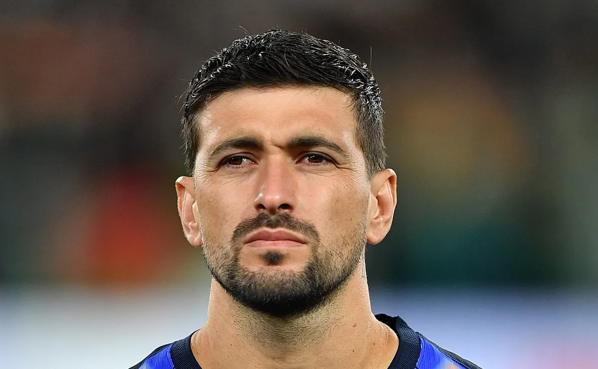 Seleção do Uruguai ‘convoca’ funcionário do Flamengo para ajudar na recuperação de Arrascaeta