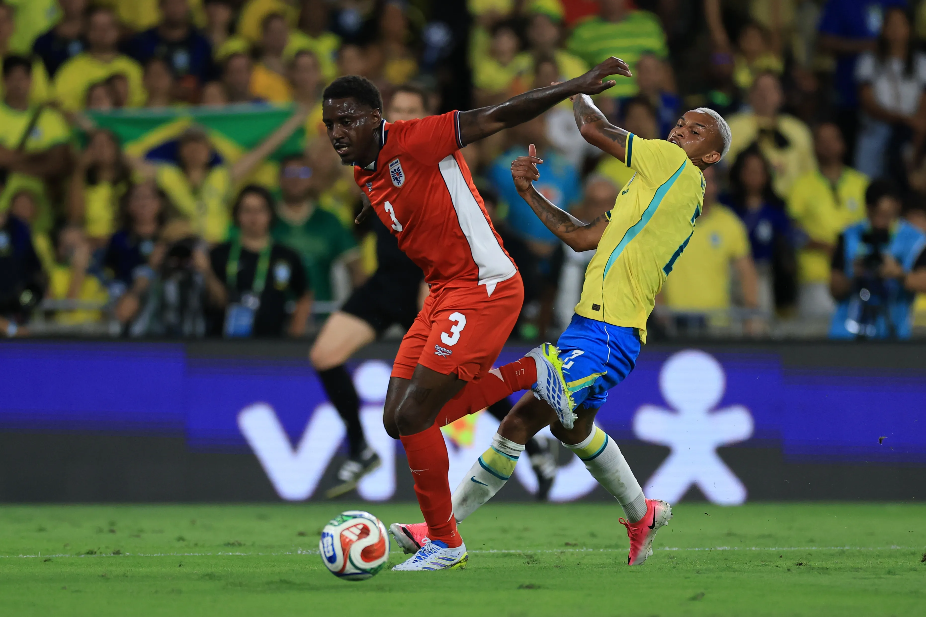 RIO DE JANEIRO, BRAZIL – MAY 31: José Córdoba of Panama is challenged by Wesley França of Brazil during the international friendly match between Brazil and Panama at Maracana Stadium on May 31, 2026 in Rio de Janeiro, Brazil. (Photo by Buda Mendes/Getty Images)