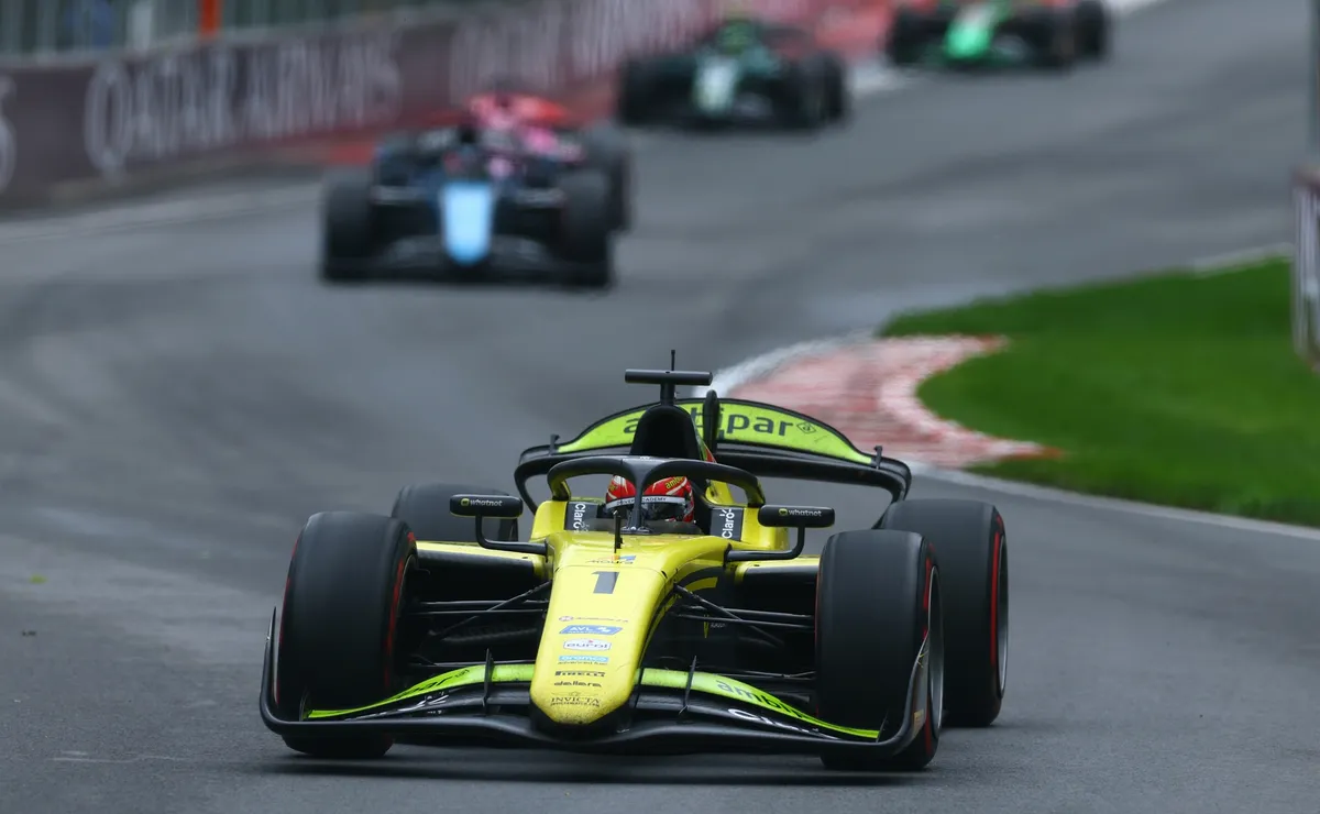 Rafael Câmara abandona GP de Mônaco de F2 na reta final após liderar boa parte da corrida