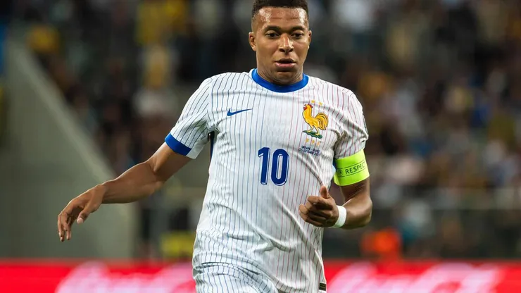 Kyllian Mbappé pode se tornar o maior artilheiro da Seleção Francesa se marcar 2 gols contra a Irlanda. Crédito: Dziurek / Alamy