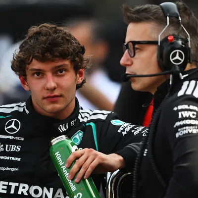 GP de Mônaco de F1 é interrompido pela bandeira vermelha