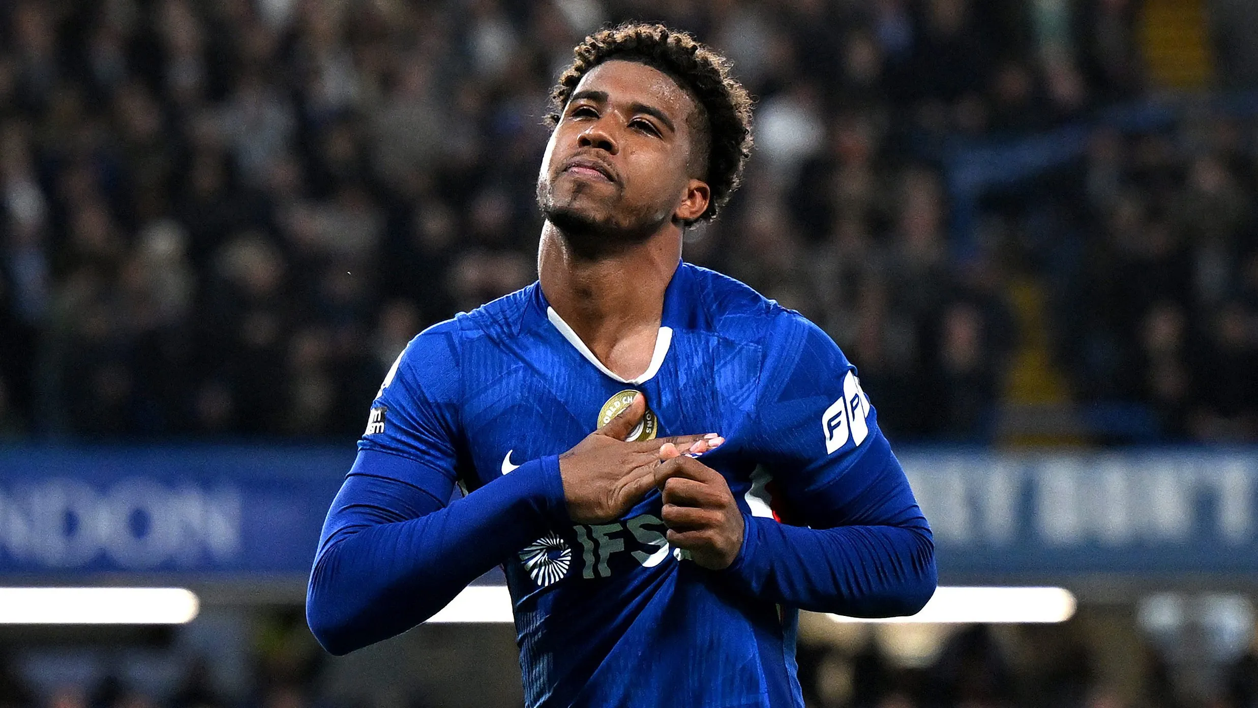 Andrey Santos pelo Chelsea. (Photo by Shaun Botterill/Getty Images)