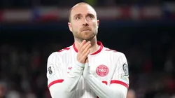 Eriksen em campo pela seleção da Dinamarca. (Photo by Gabriel Kuchta/Getty Images)