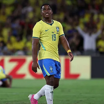 Endrick relembra adaptação ao futebol europeu e celebra oportunidade na Seleção