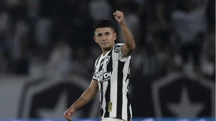 Almada se destacou pelo Botafogo