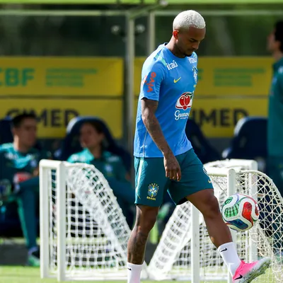 Corte de Wesley reacende debate sobre posição na Seleção