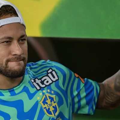 Neymar se sensibiliza e manda mensagem a Wesley após corte