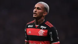Wesley em partida pelo Flamengo