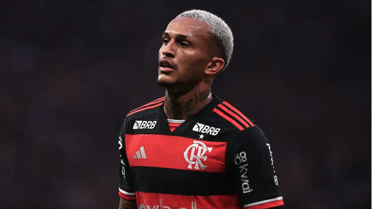 Wesley em partida pelo Flamengo