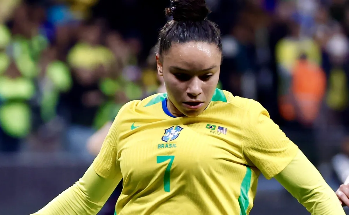 Dudinha celebra apoio da torcida e projeta novo duelo da Seleção contra os Estados Unidos