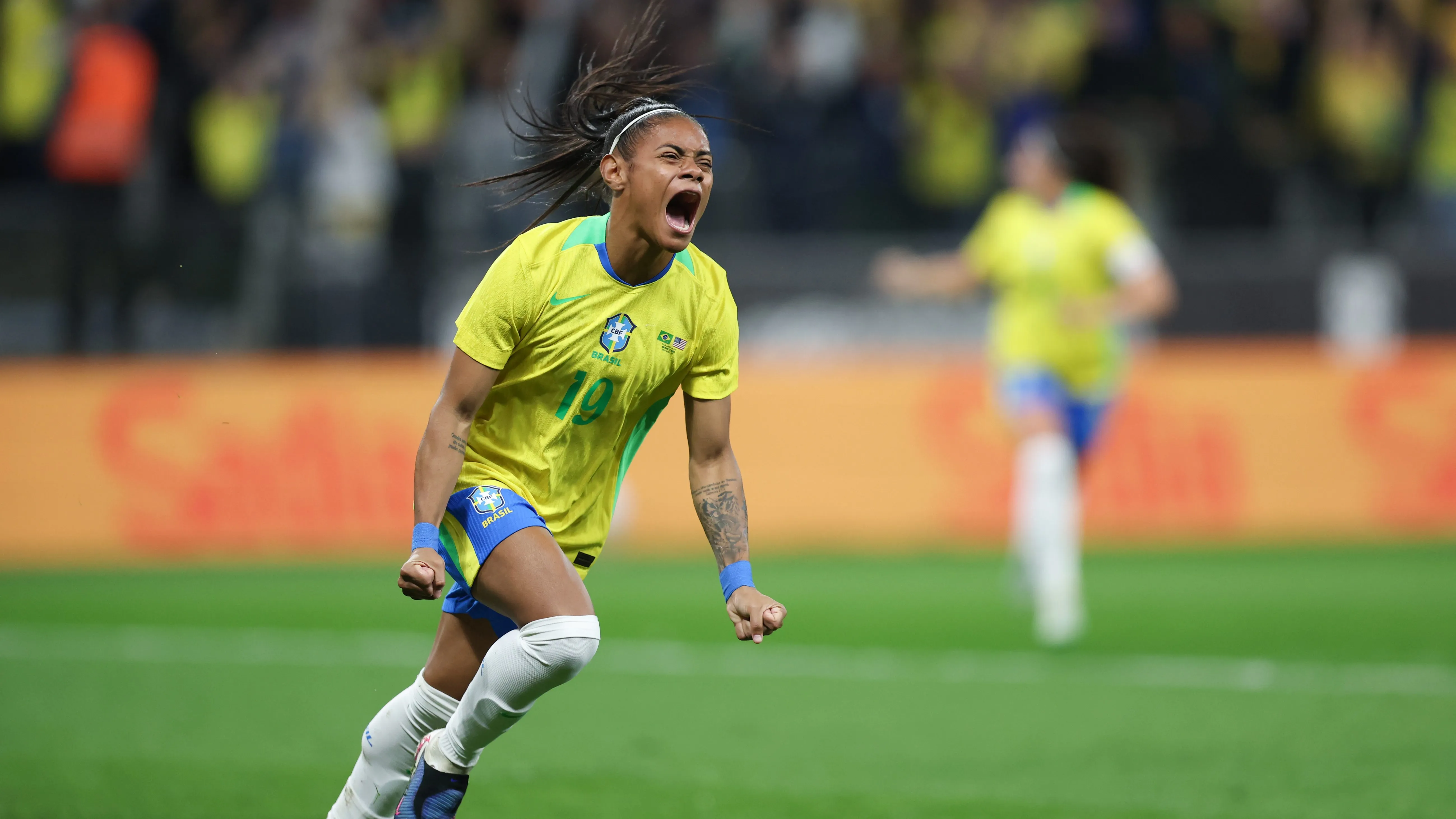 Tainá Maranhão celebra gol da Seleção Feminina contra os EUA